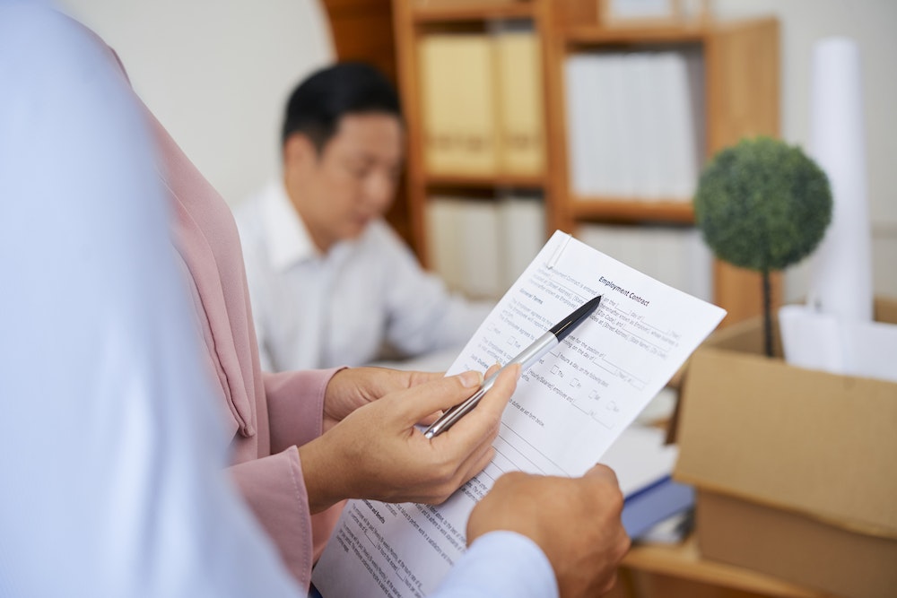 Mettre fin à un contrat de remplacement : les règles à connaître